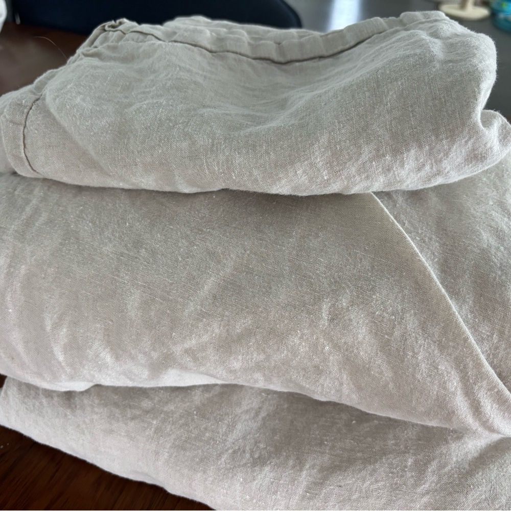 Elegant Cream Bedding Set